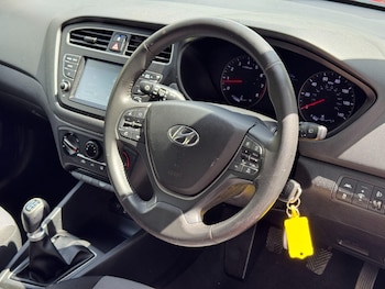 Used Hyundai i20 2019 for sale - 78982116: Photo