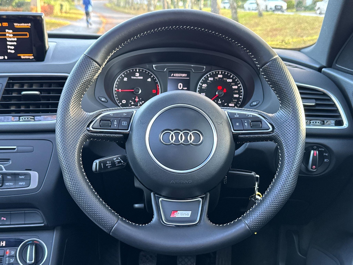 Used Audi Q3 2015 for sale - 76759487: Photo 40