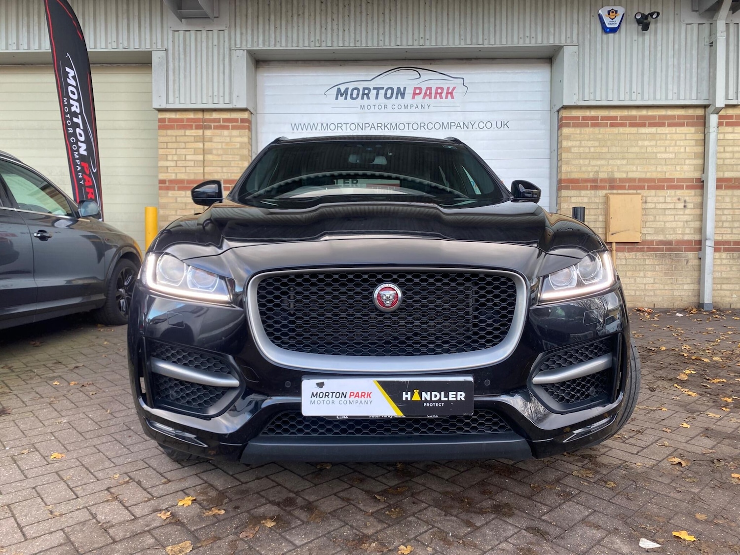 Used Jaguar F-Pace 2018 for sale - 77925928: Photo 2
