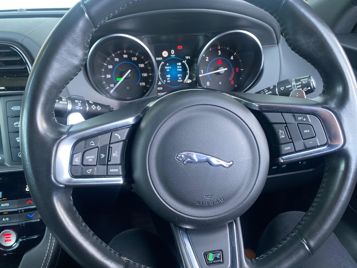 Used Jaguar F-Pace 2018 for sale - 77925928: Photo 24