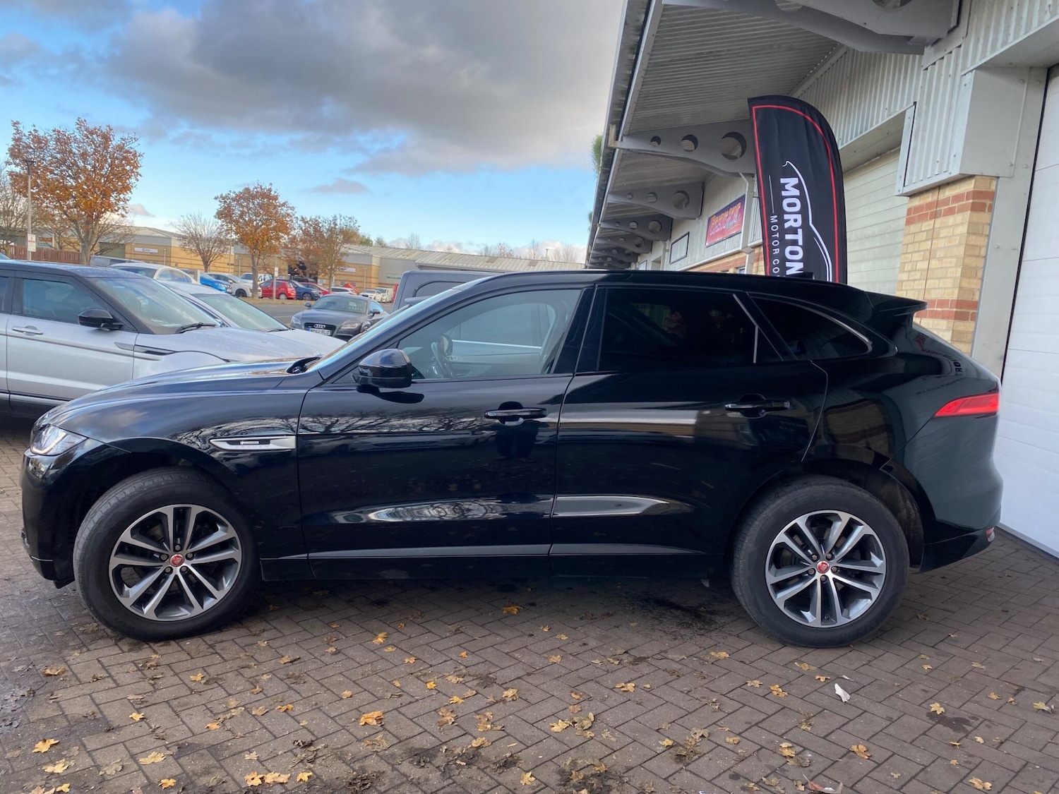 Used Jaguar F-Pace 2018 for sale - 77925928: Photo 4