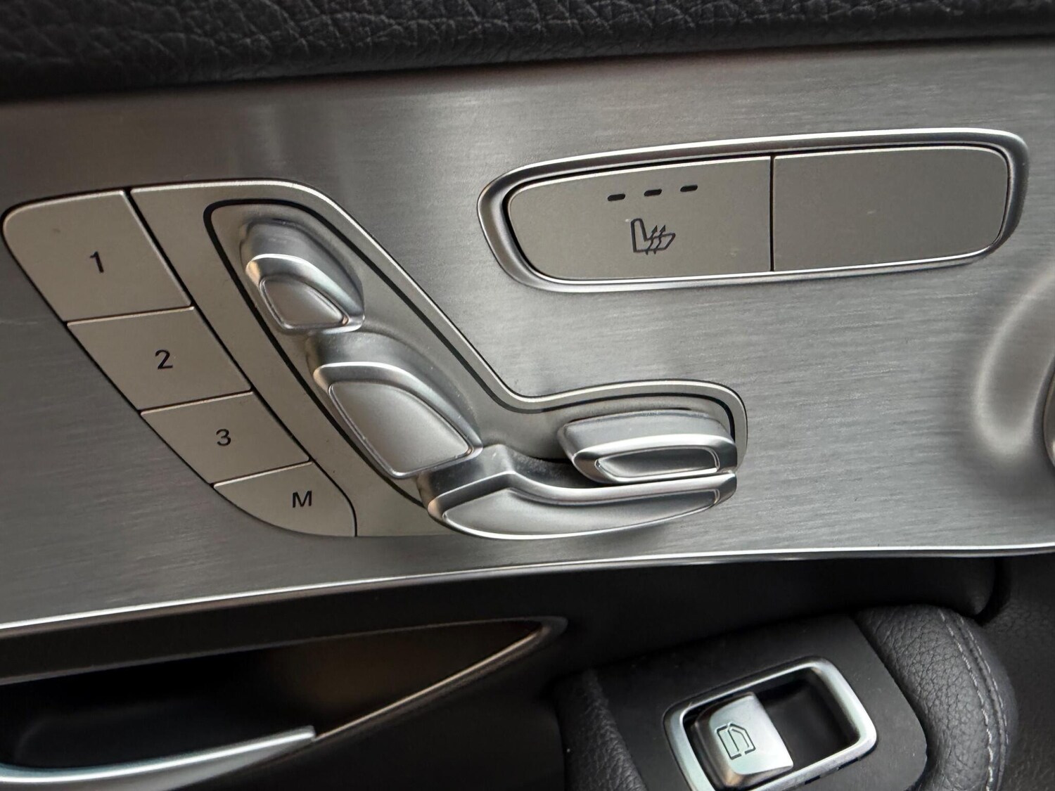 Used Mercedes-Benz C Class 2015 for sale - 77688878: Photo 11