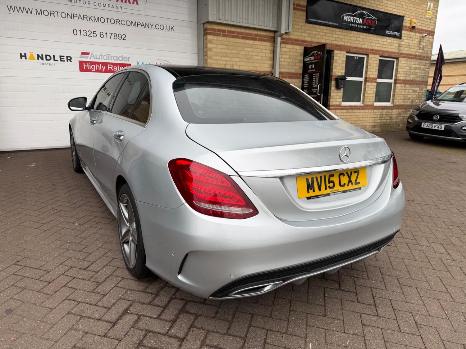 Used Mercedes-Benz C Class 2015 for sale - 77688878: Photo 4