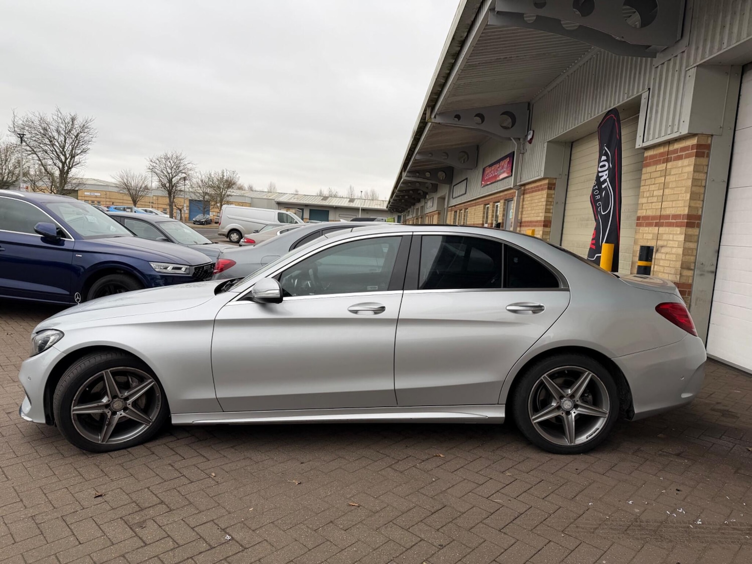 Used Mercedes-Benz C Class 2015 for sale - 77688878: Photo 5