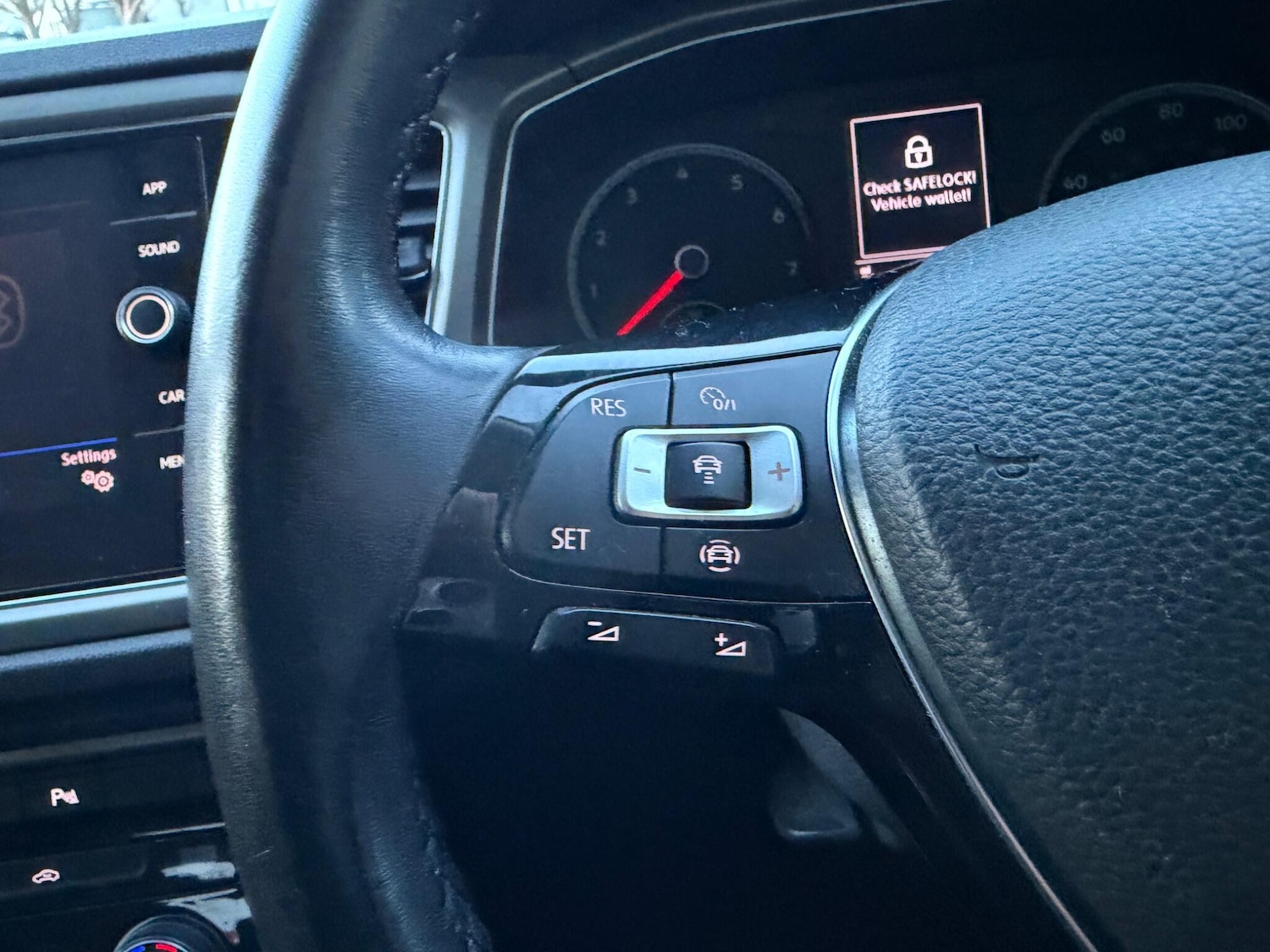 Used Volkswagen T-Roc 2020 for sale - 77688863: Photo 14