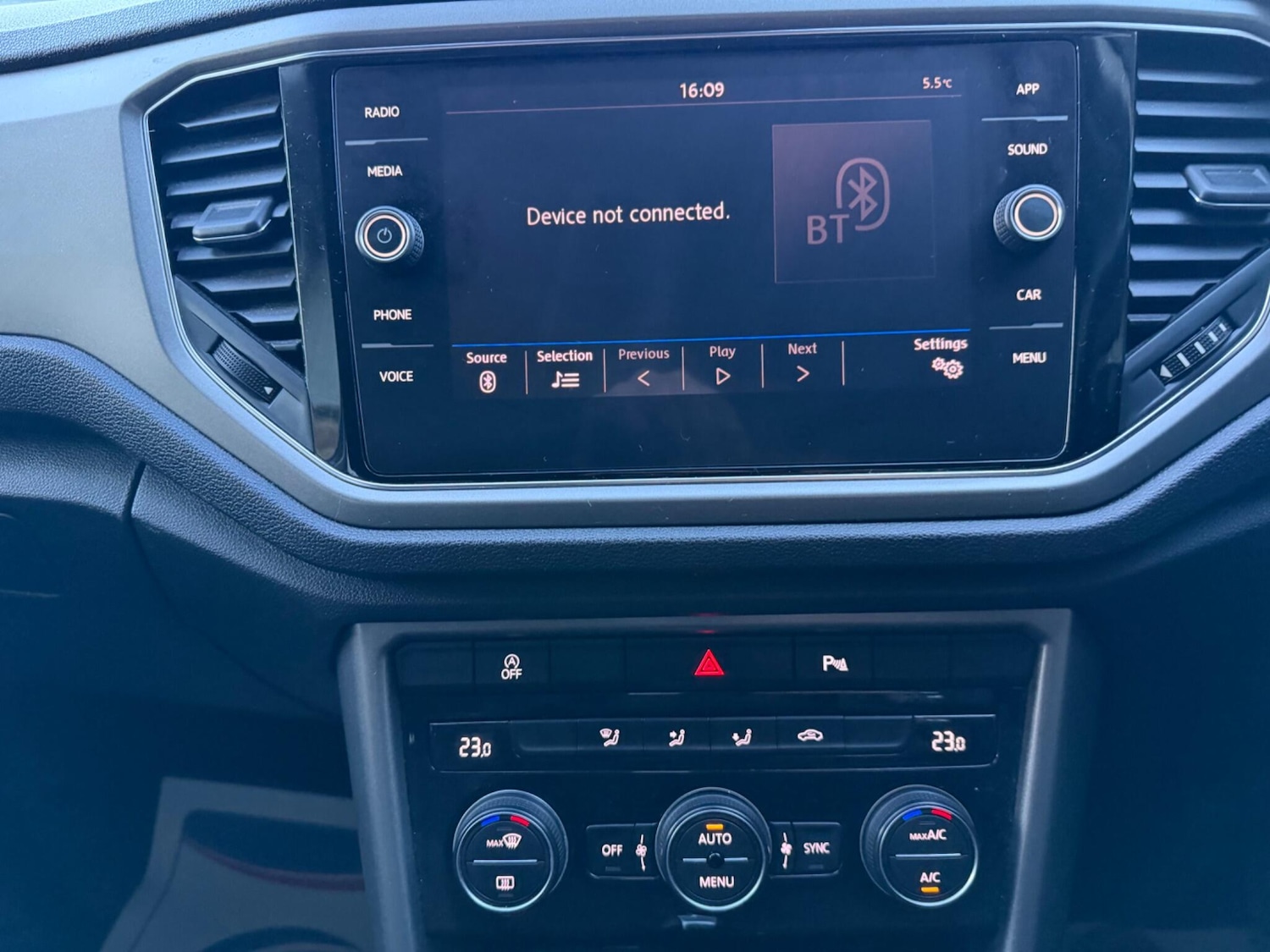 Used Volkswagen T-Roc 2020 for sale - 77688863: Photo 21