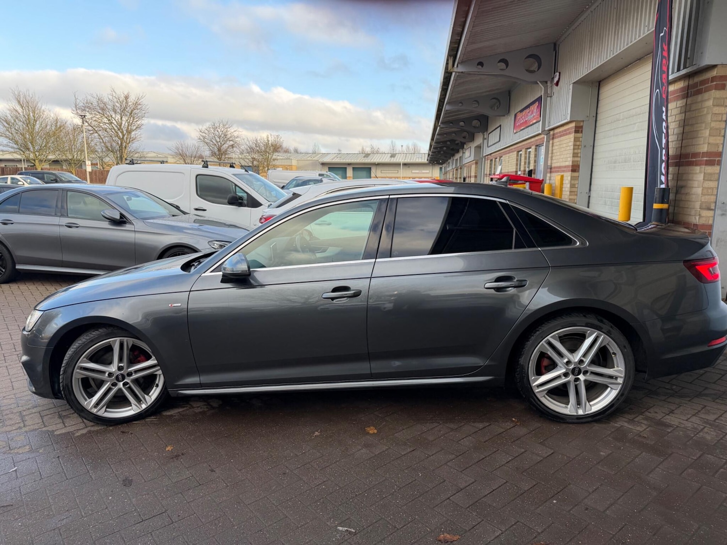Used Audi A4 2017 for sale - 77688874: Photo 6