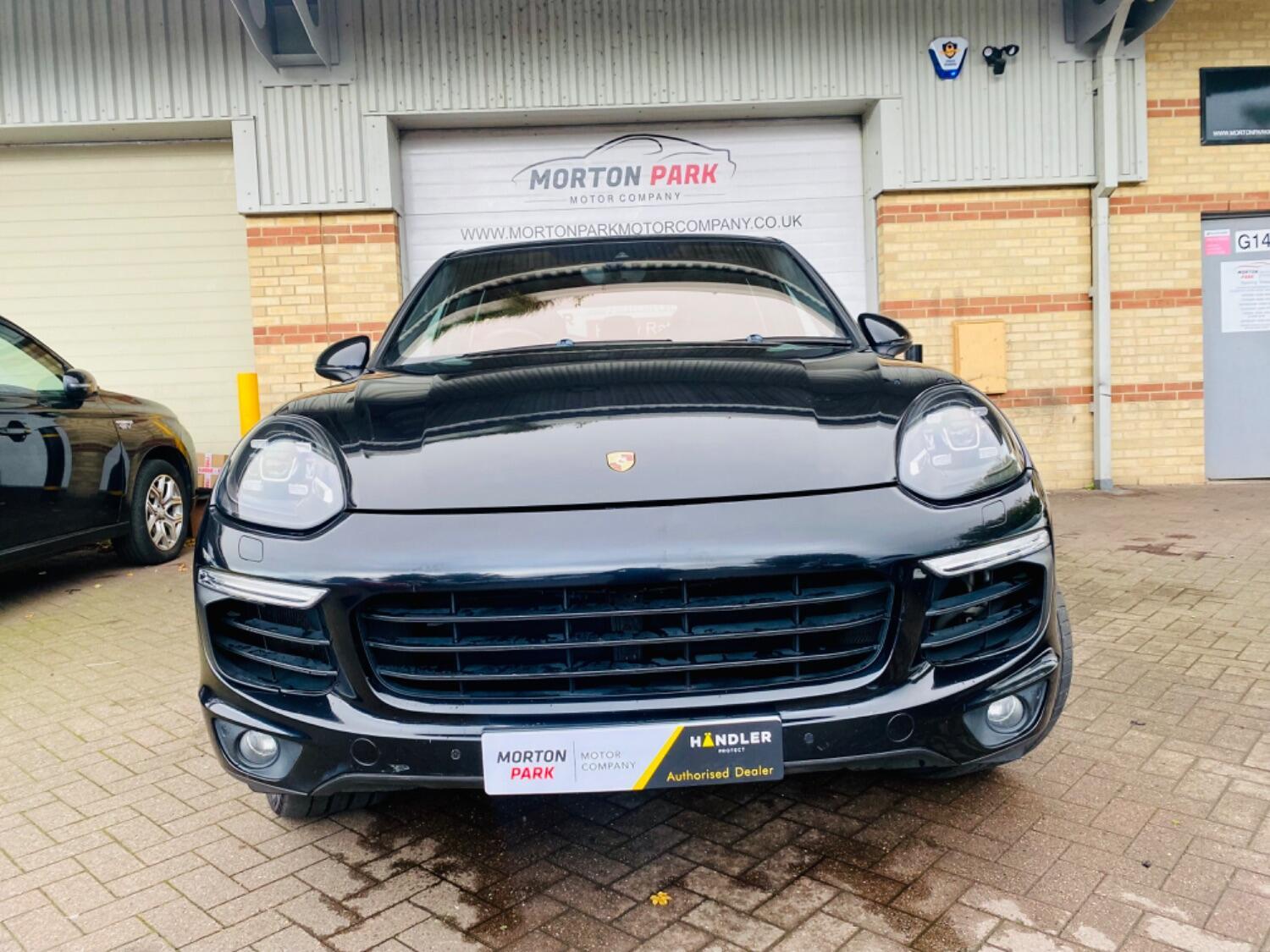 Used Porsche Cayenne 2014 for sale - 77854250: Photo 2