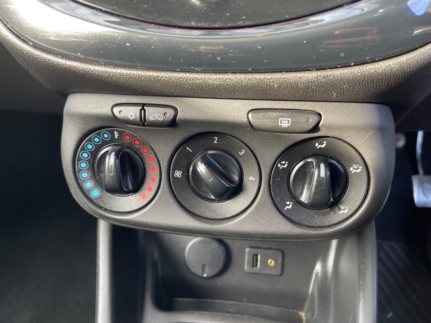 Used Vauxhall Corsa 2015 for sale - 77925141: Photo 19