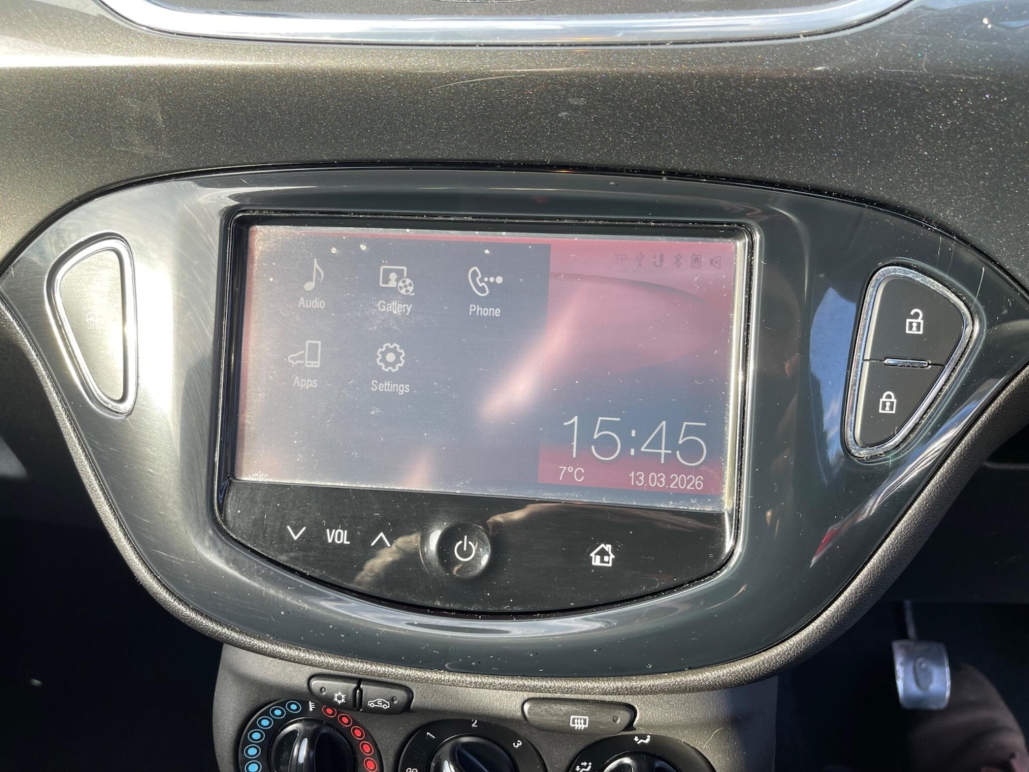 Used Vauxhall Corsa 2015 for sale - 77925141: Photo 8