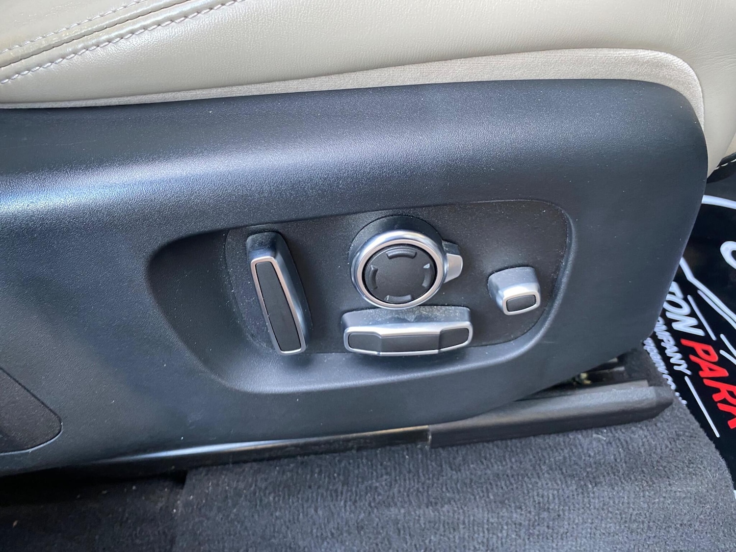 Used Land Rover Range Rover Velar 2019 for sale - 77688858: Photo 12