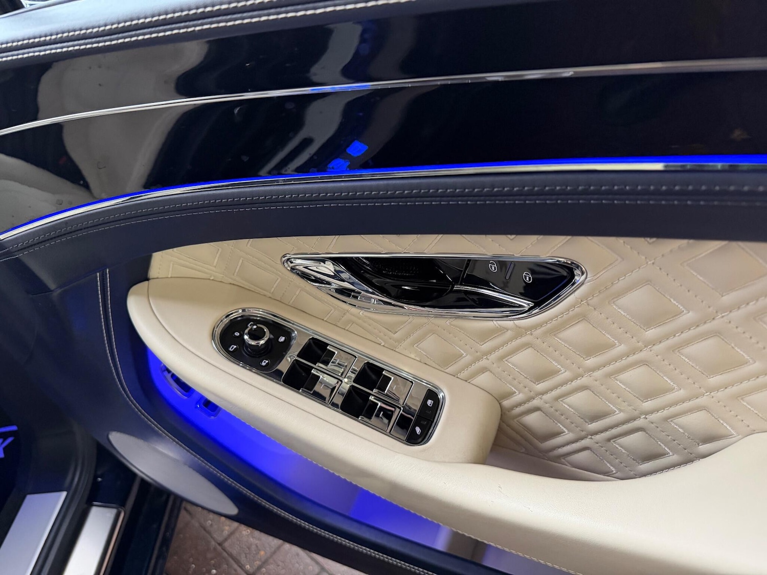 Used Bentley Continental 2018 for sale - 77978133: Photo 21