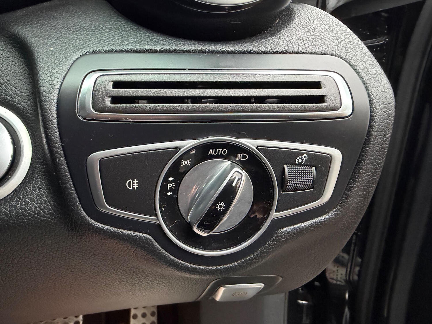 Used Mercedes-Benz C Class 2016 for sale - 77688871: Photo 24