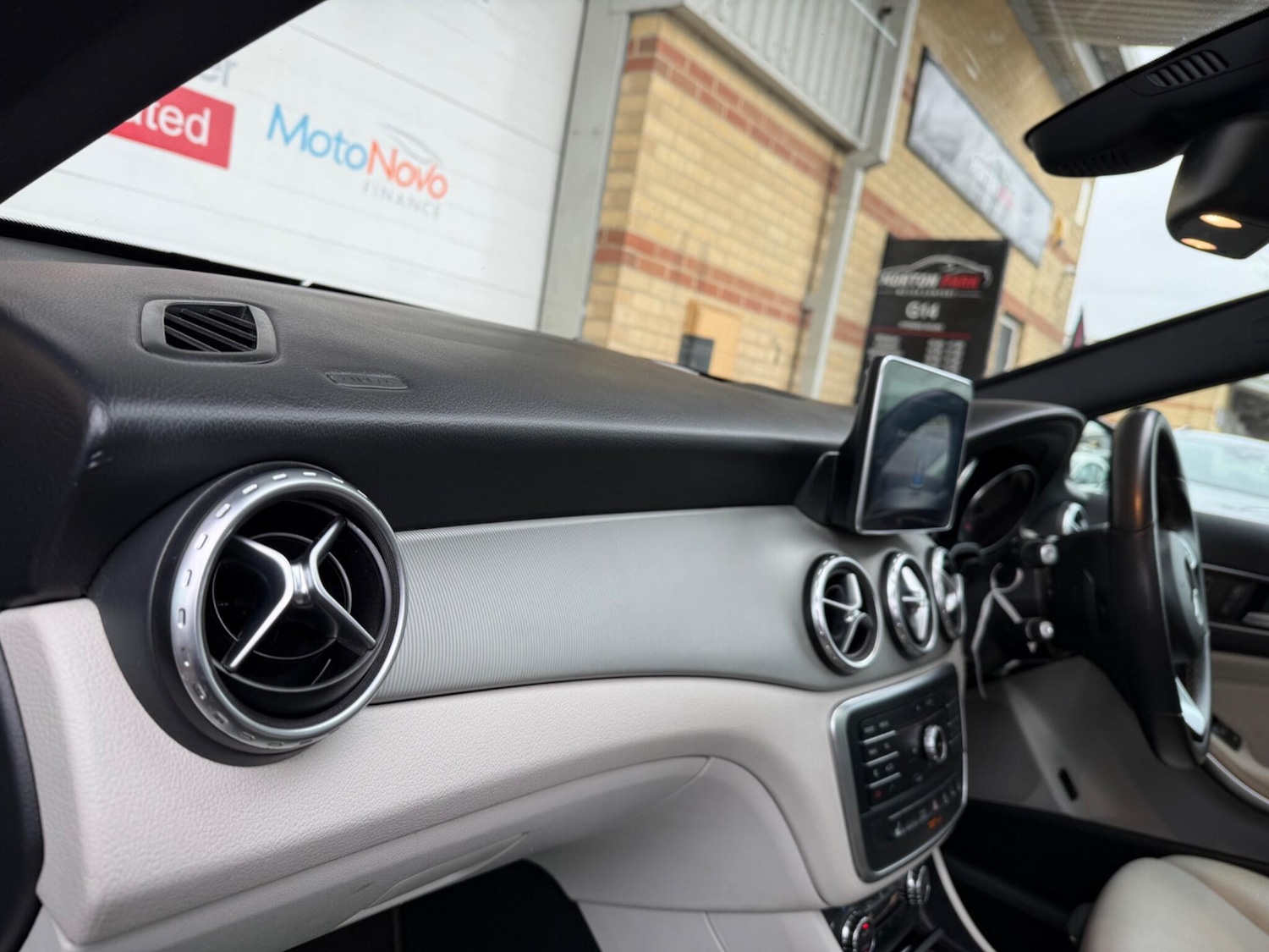 Used Mercedes-Benz GLA 2016 for sale - 77688877: Photo 8