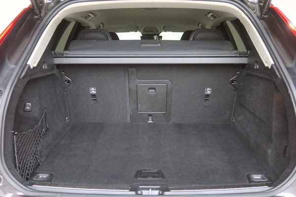Used Volvo XC60 2021 for sale - 76235722: Photo 8