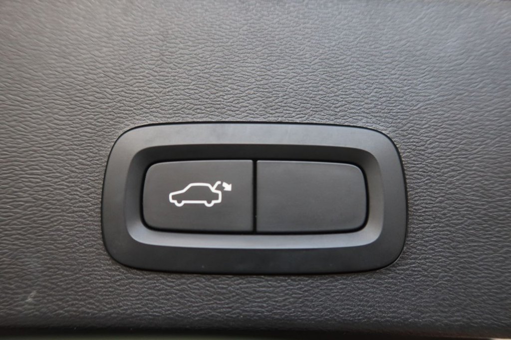Used Volvo XC40 2021 for sale - 76375905: Photo 11