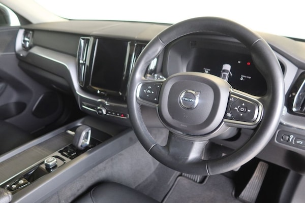 Used Volvo XC60 2021 for sale - 76303468: Photo 5