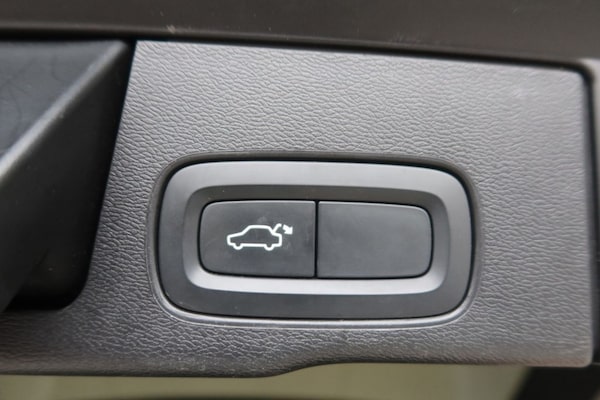 Used Volvo XC60 2021 for sale - 76303468: Photo 8