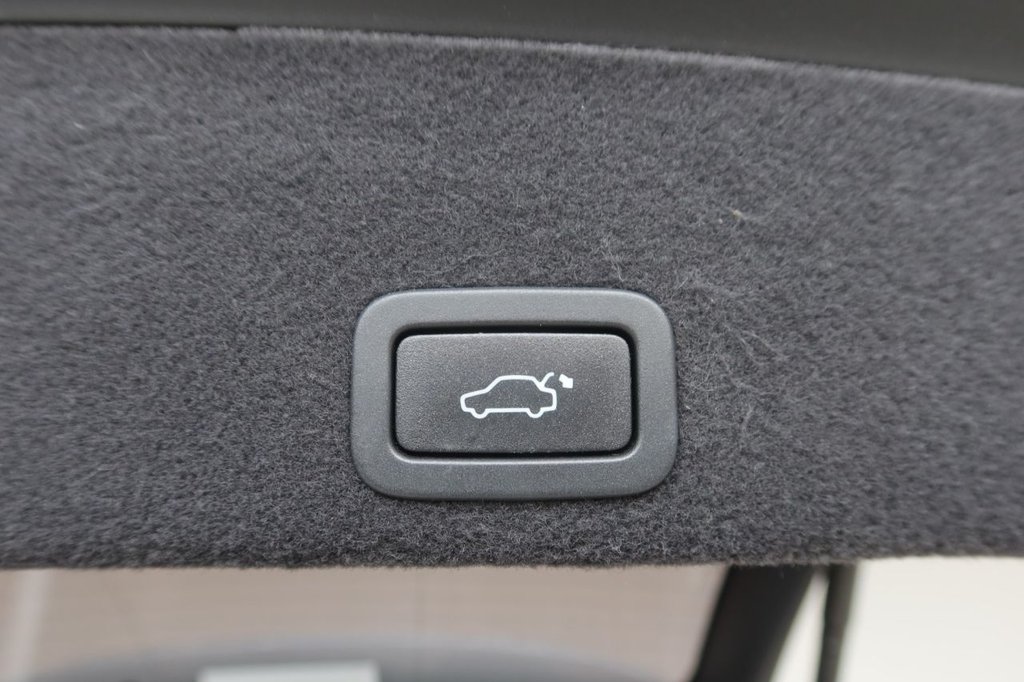 Used Volvo XC60 2017 for sale - 76118995: Photo 13