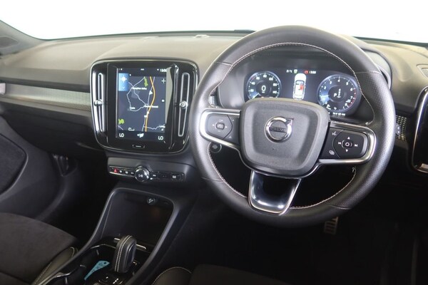 Used Volvo XC40 2021 for sale - 75306635: Photo 6