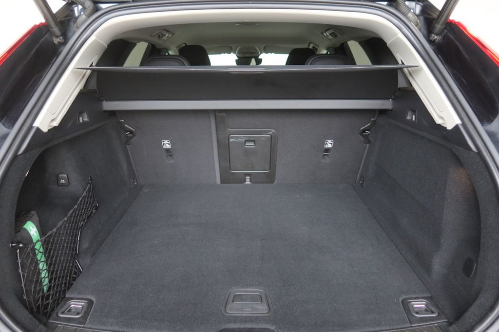 Used Volvo XC60 2022 for sale - 76417208: Photo 11