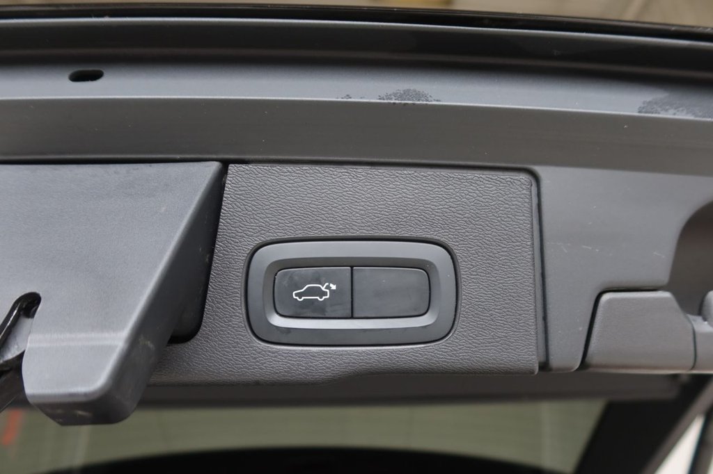 Used Volvo XC60 2022 for sale - 76417208: Photo 12