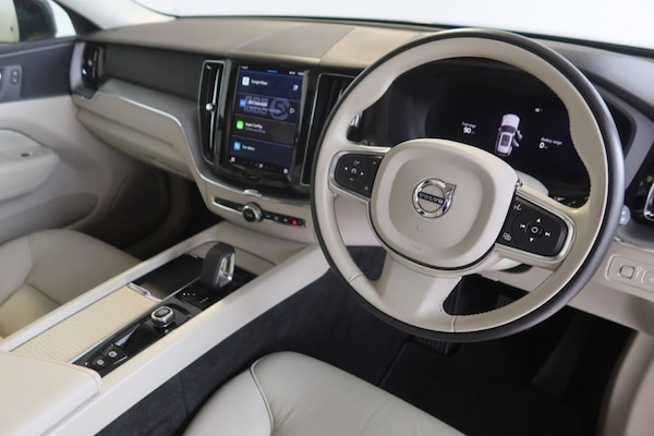 Used Volvo XC60 2022 for sale - 76092687: Photo 5