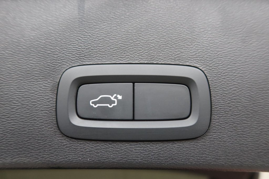 Used Volvo XC40 2021 for sale - 76429861: Photo 13