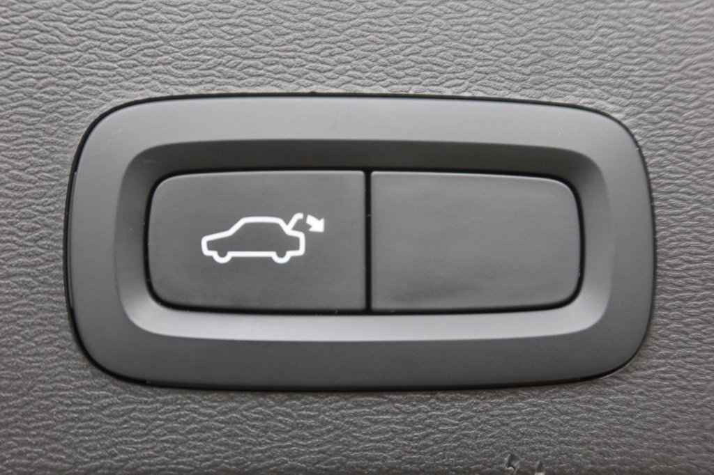 Used Volvo XC40 2021 for sale - 76429855: Photo 10