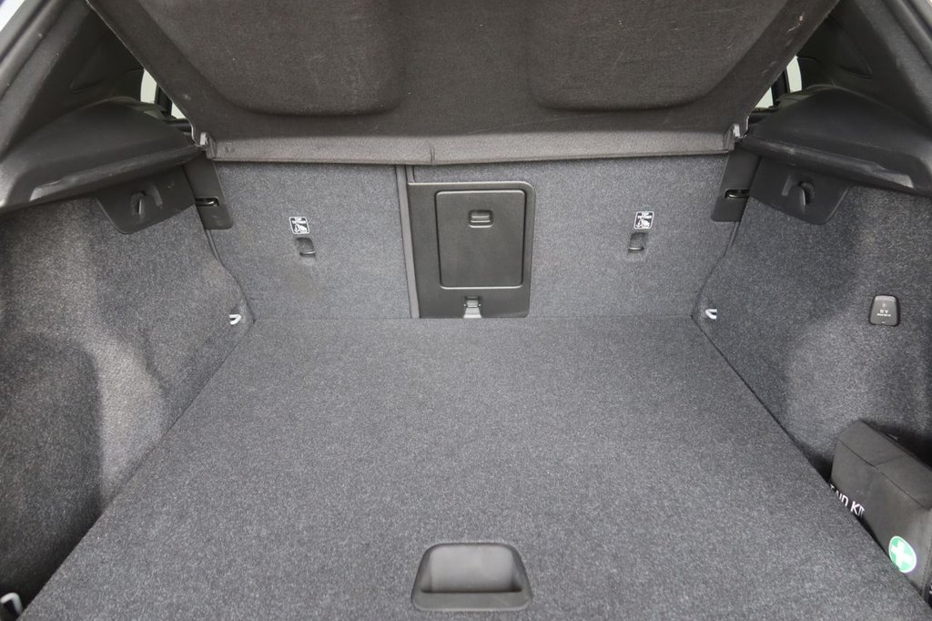 Used Volvo XC40 2021 for sale - 76375901: Photo 8