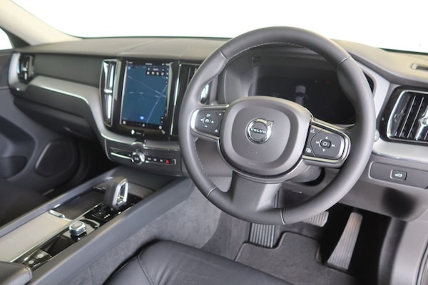 Used Volvo XC60 2023 for sale - 76162825: Photo 5