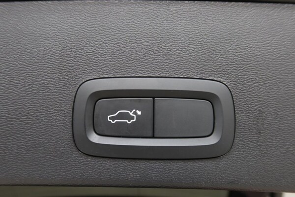 Used Volvo XC40 2022 for sale - 76256113: Photo 11