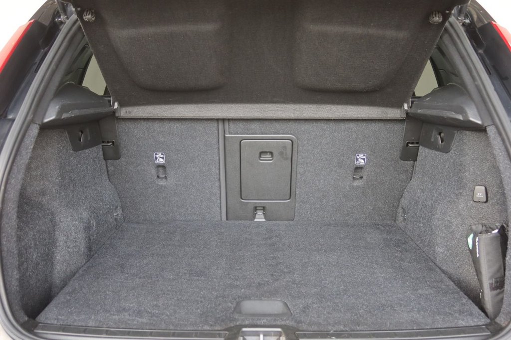 Used Volvo XC40 2021 for sale - 76147463: Photo 8