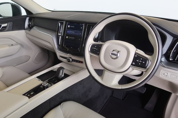 Used Volvo XC60 2022 for sale - 76080513: Photo 4
