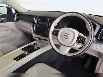 Used Volvo XC60 2022 for sale - 76080513: Photo 4
