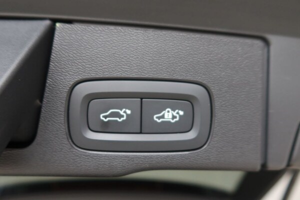 Used Volvo XC60 2022 for sale - 75692703: Photo 12