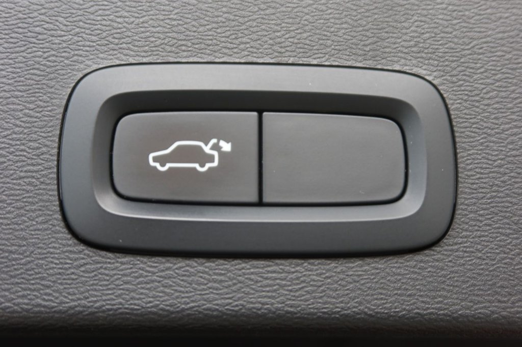 Used Volvo XC40 2021 for sale - 76429874: Photo 10