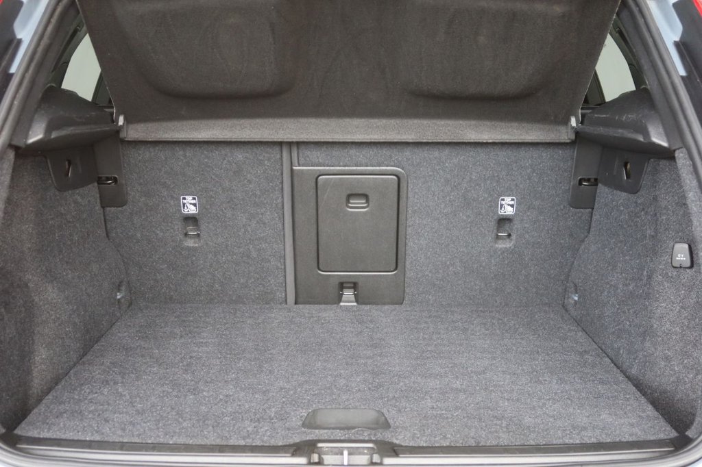 Used Volvo XC40 2021 for sale - 76429874: Photo 8