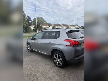 Used Peugeot 2008 2015 for sale - 79801696: Photo