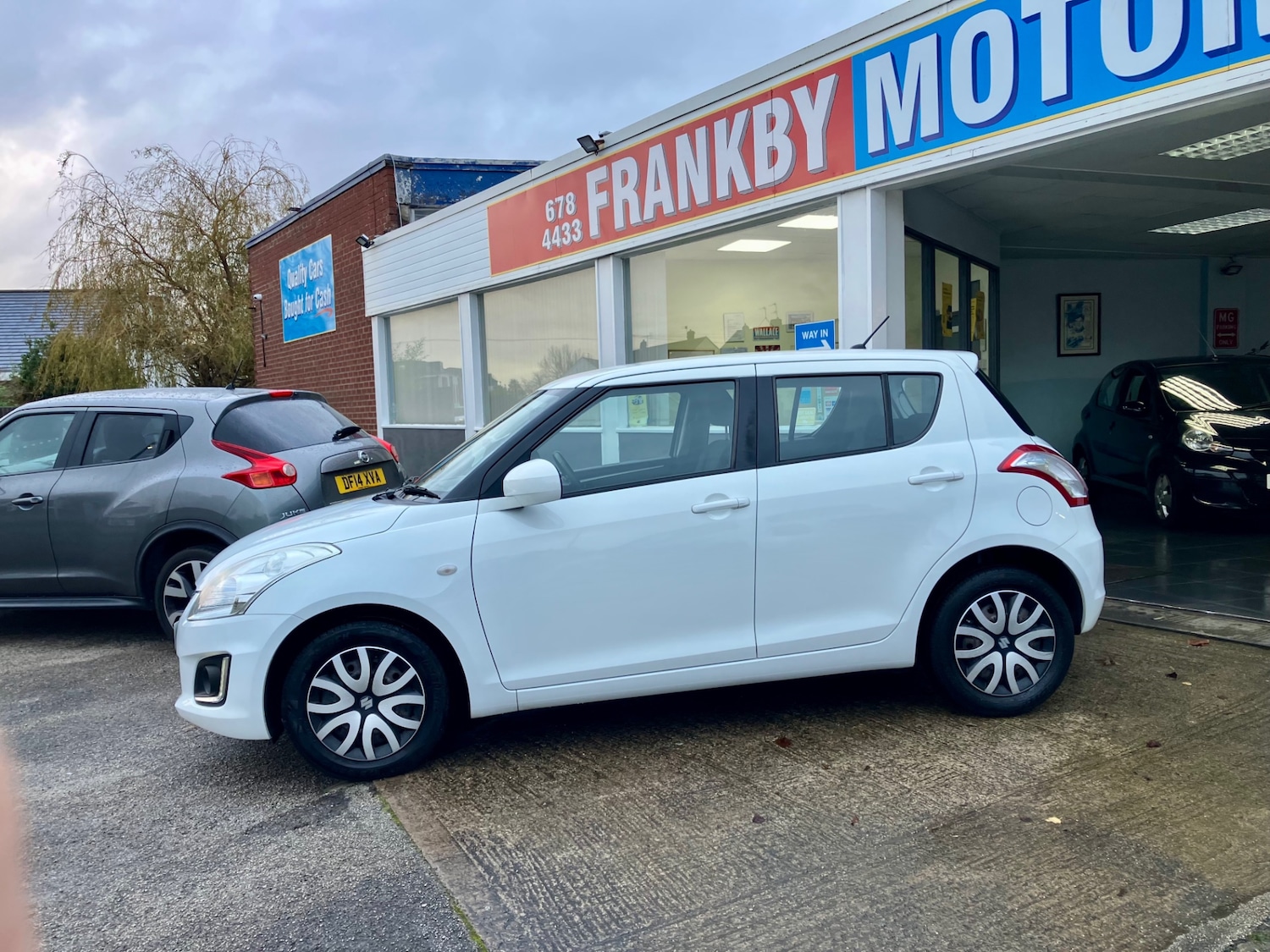 Used Suzuki Swift 2014 for sale - 76845924: Photo 5