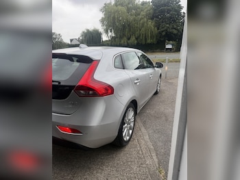 Used Volvo V40 2014 for sale - 79583298: Photo