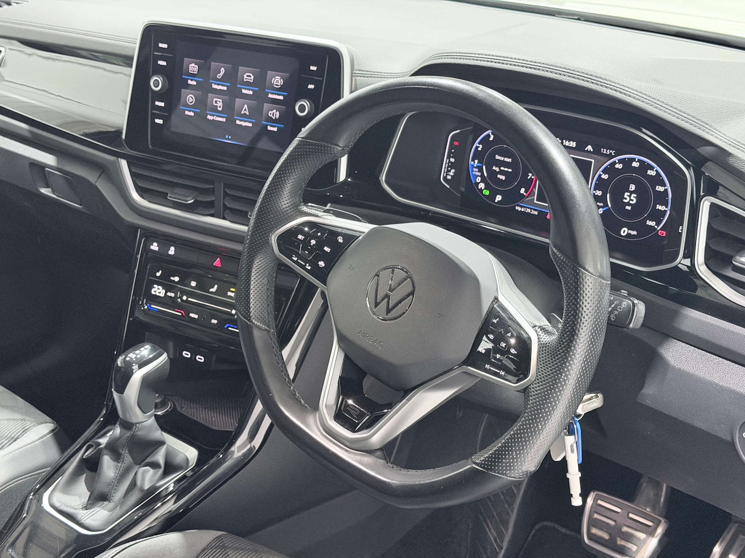 Used Volkswagen T-Roc 2022 for sale - 77363695: Photo 17