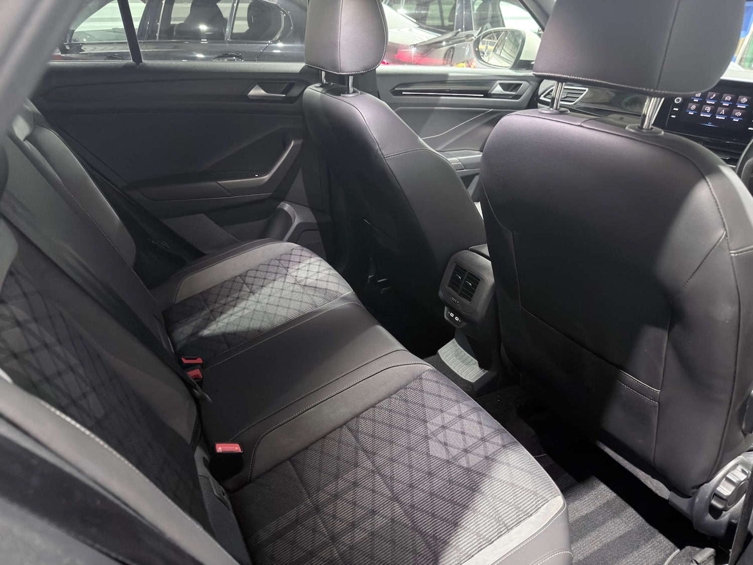 Used Volkswagen T-Roc 2022 for sale - 77363695: Photo 20