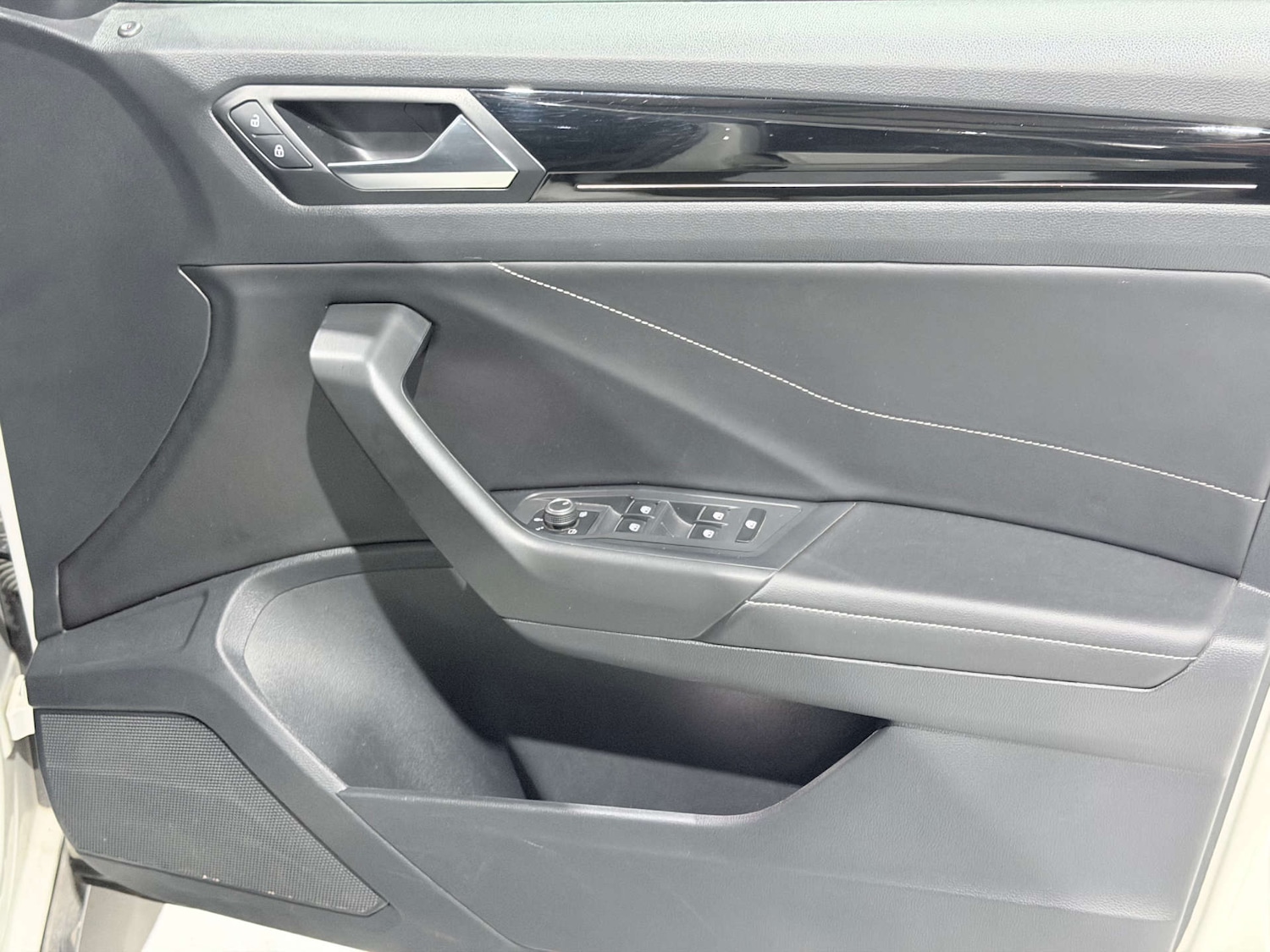 Used Volkswagen T-Roc 2022 for sale - 77363695: Photo 21