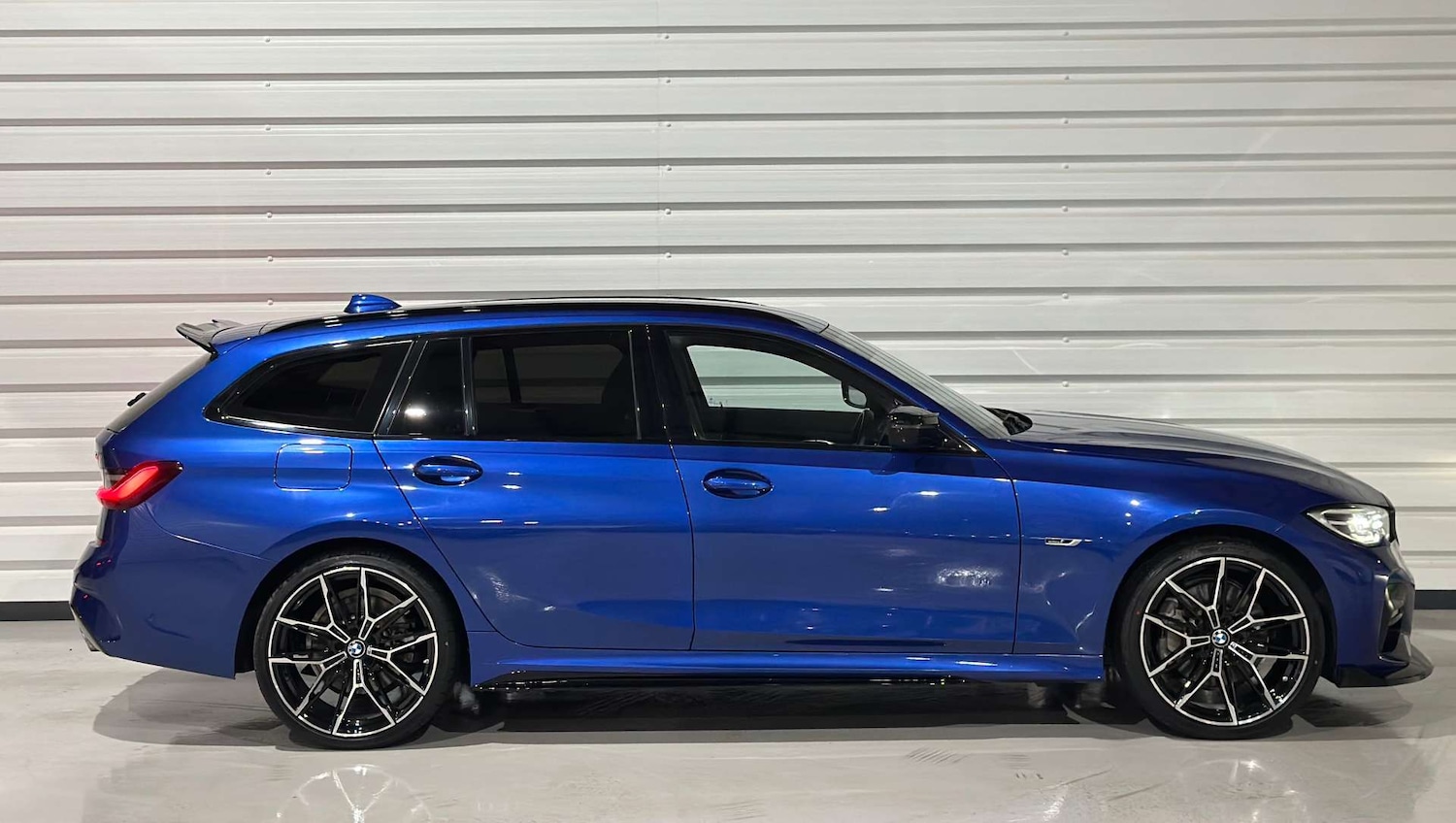 Used BMW 3 Series 2021 for sale - 77492510: Photo 2