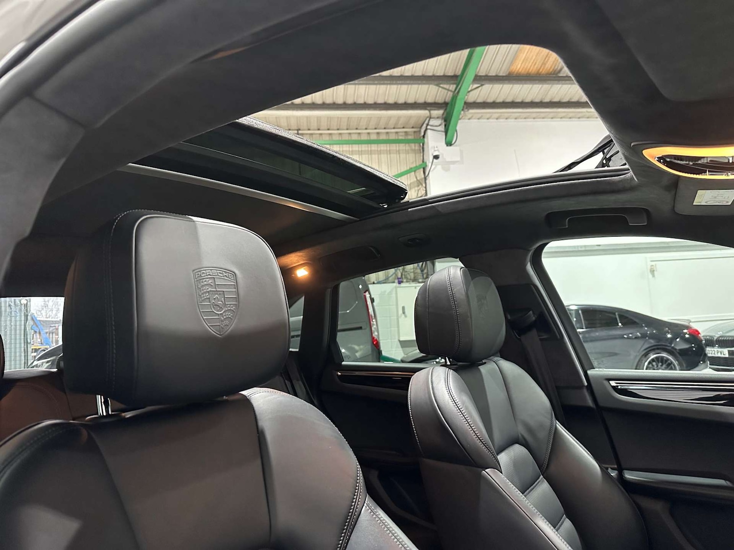 Used Porsche Macan 2020 for sale - 77609445: Photo 44