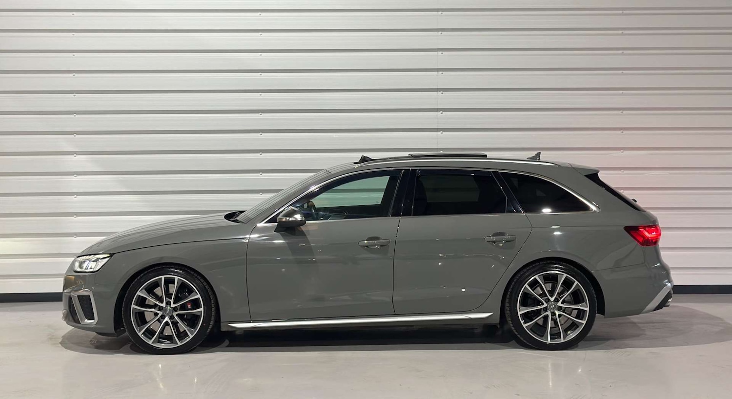 Used Audi A4 2020 for sale - 77363710: Photo 2