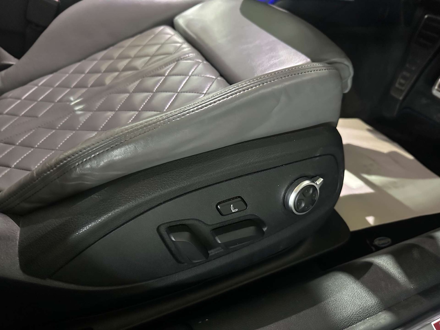 Used Audi A4 2020 for sale - 77363710: Photo 44