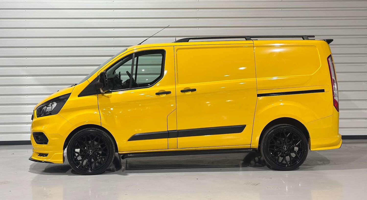 Used Ford Transit Custom 2021 for sale - 77420232: Photo 2