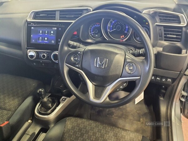 Used Honda Jazz 2017 for sale - 76271138: Photo 6